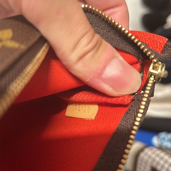 Louis Vuitton Mini Pochette LIONS! - Picture 5 of 5